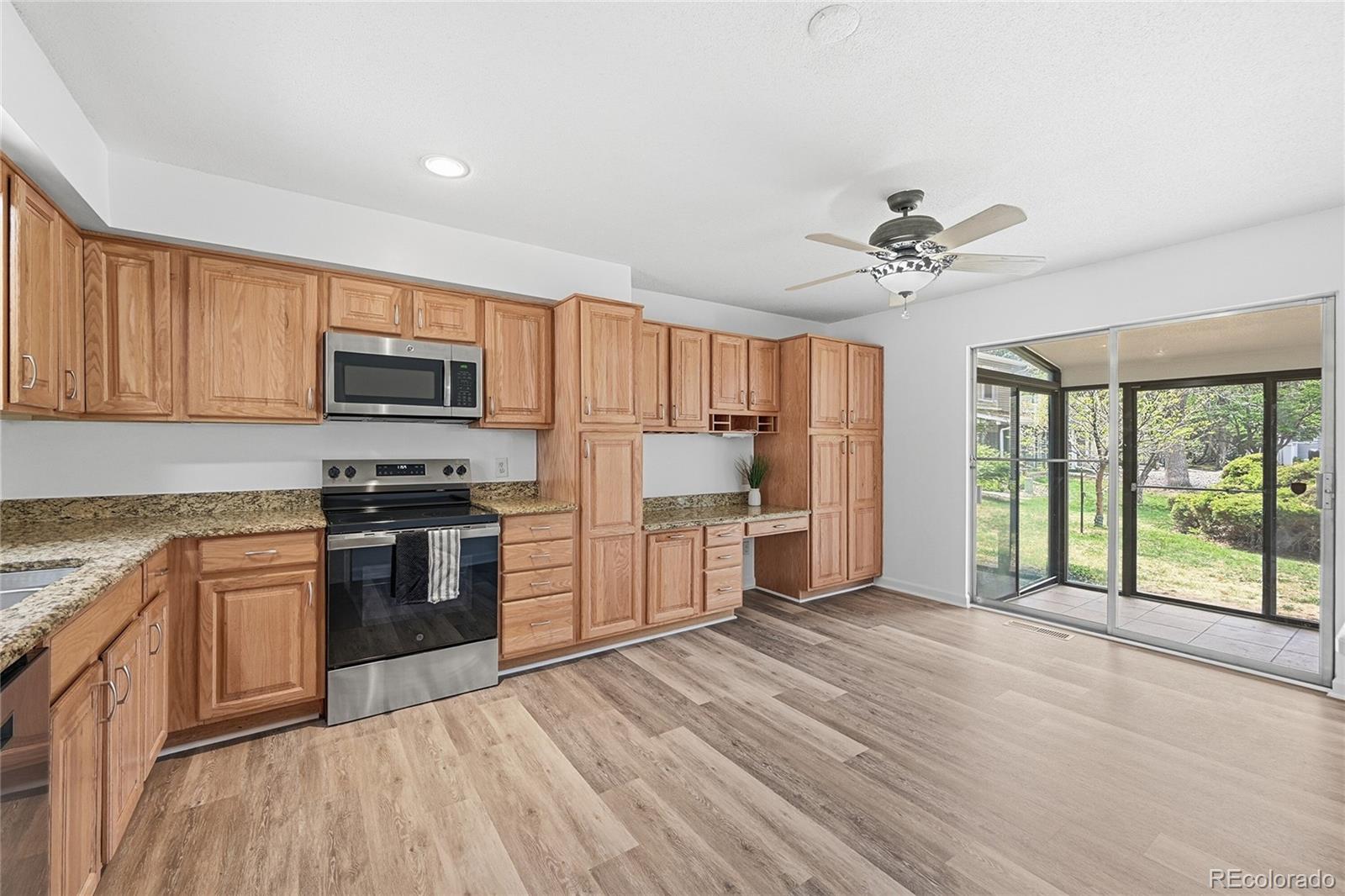 2770 S Heather Gardens Way, Aurora, CO 80014 photo