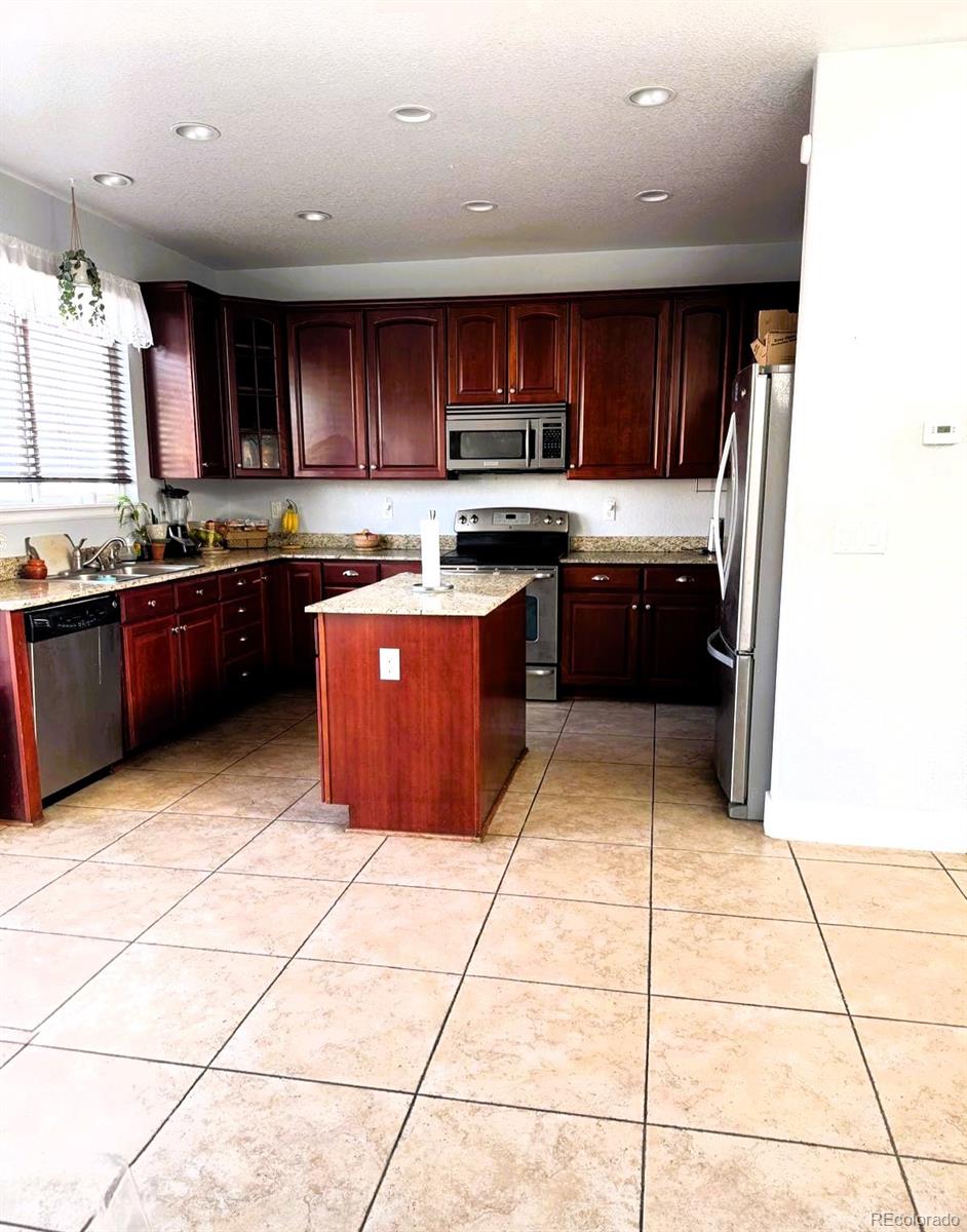 9826 Nucla St, Commerce City, CO 80022 photo