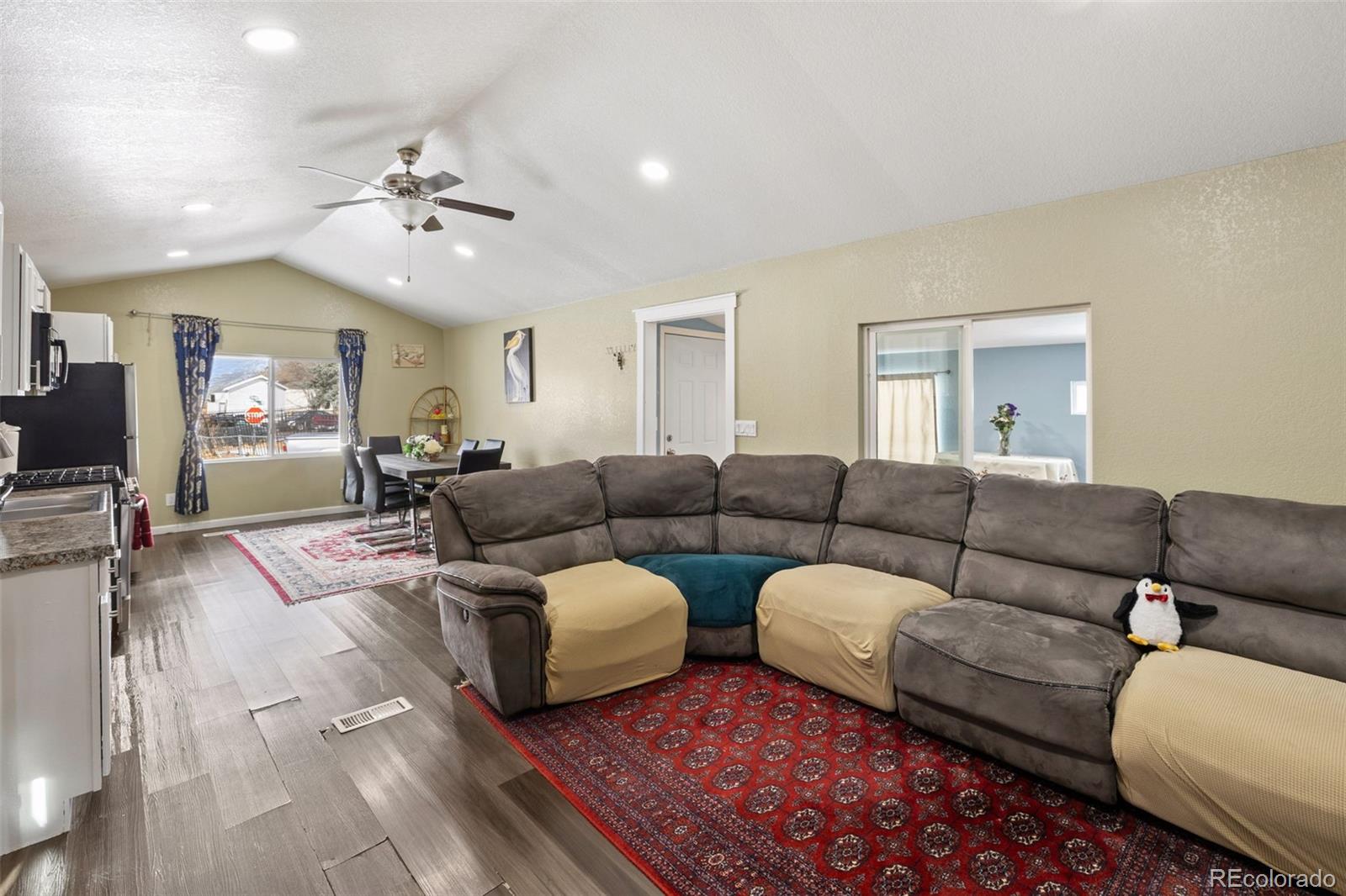 4825 Astrozon Blvd, Colorado Springs, CO 80916 photo