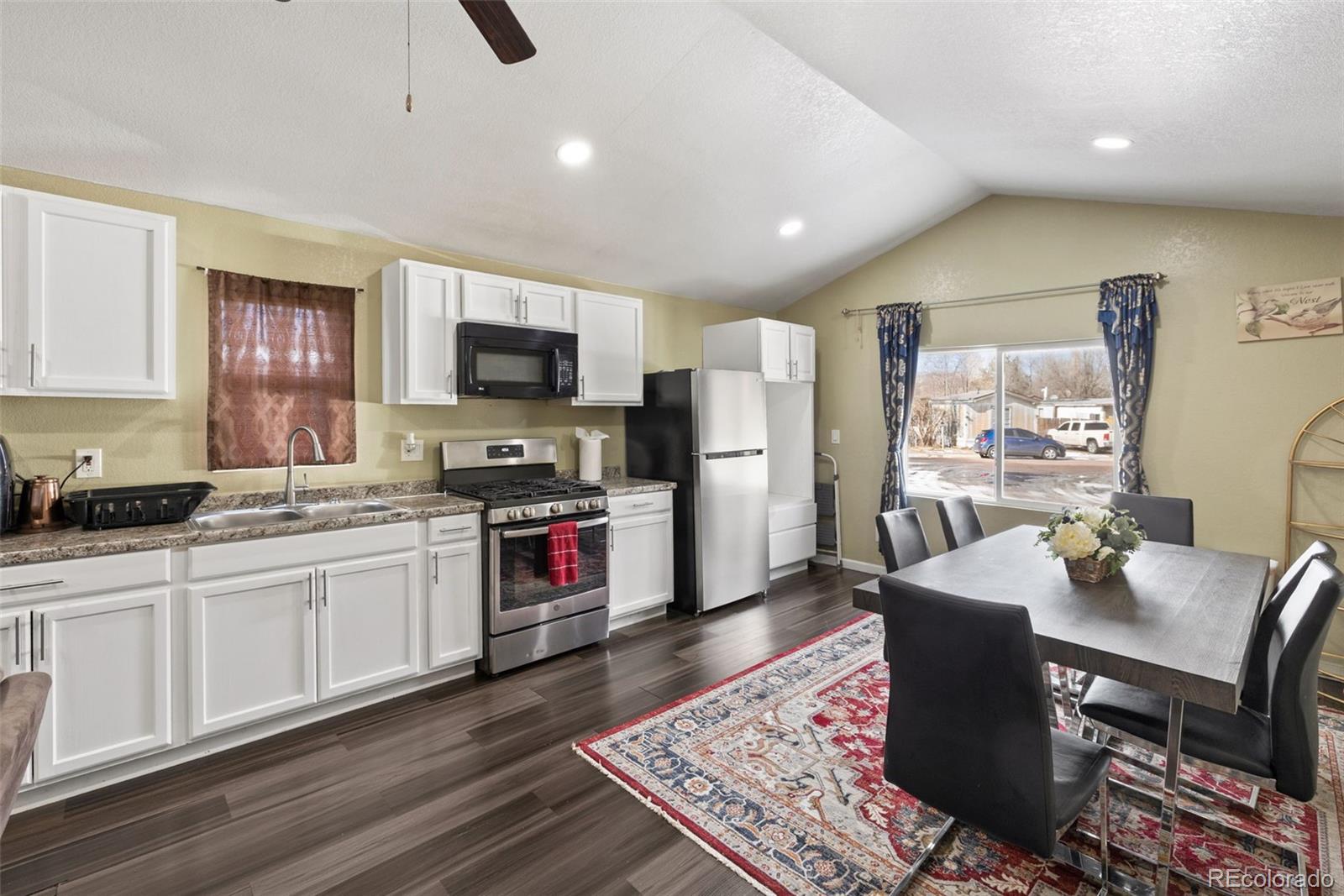 4825 Astrozon Blvd, Colorado Springs, CO 80916 photo
