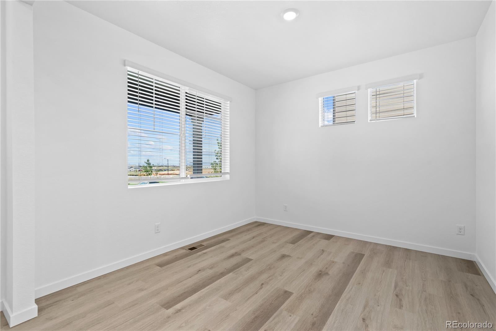 840 N Clubview St, Watkins, CO 80137 photo