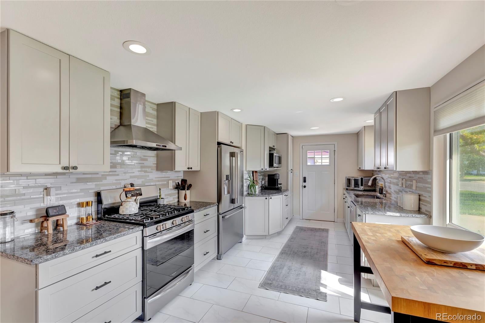 3945 S Inca St, Englewood, CO 80110 photo