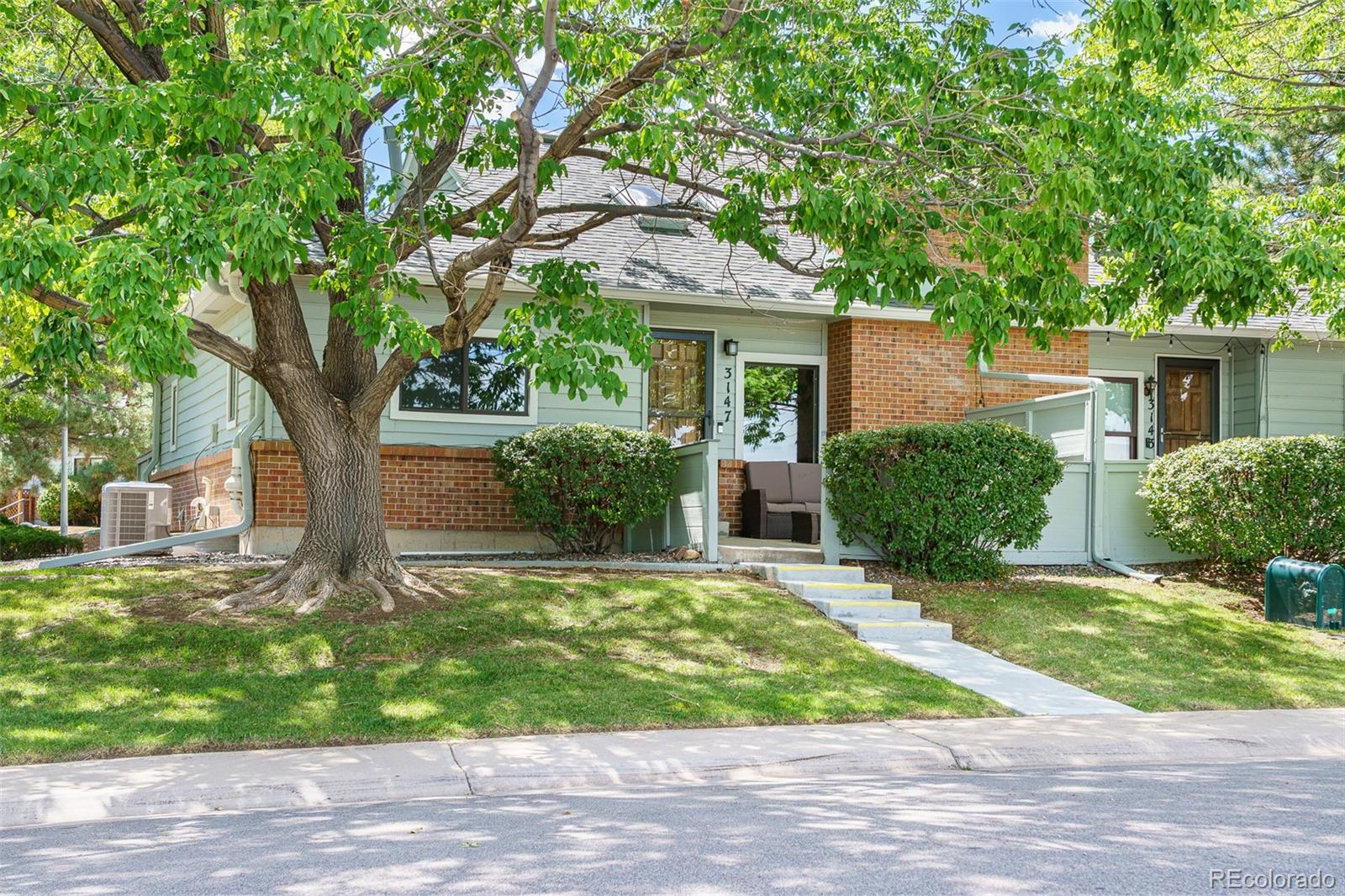3147 E Long Cir, Littleton, CO 80122 photo