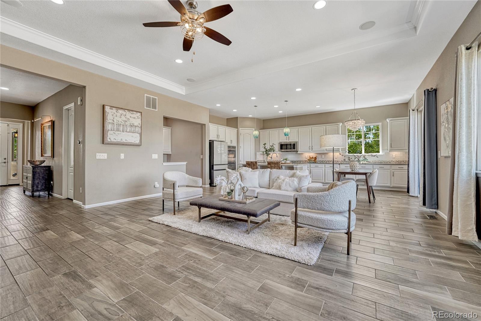 6677 S Catawba Way, Aurora, CO 80016 photo