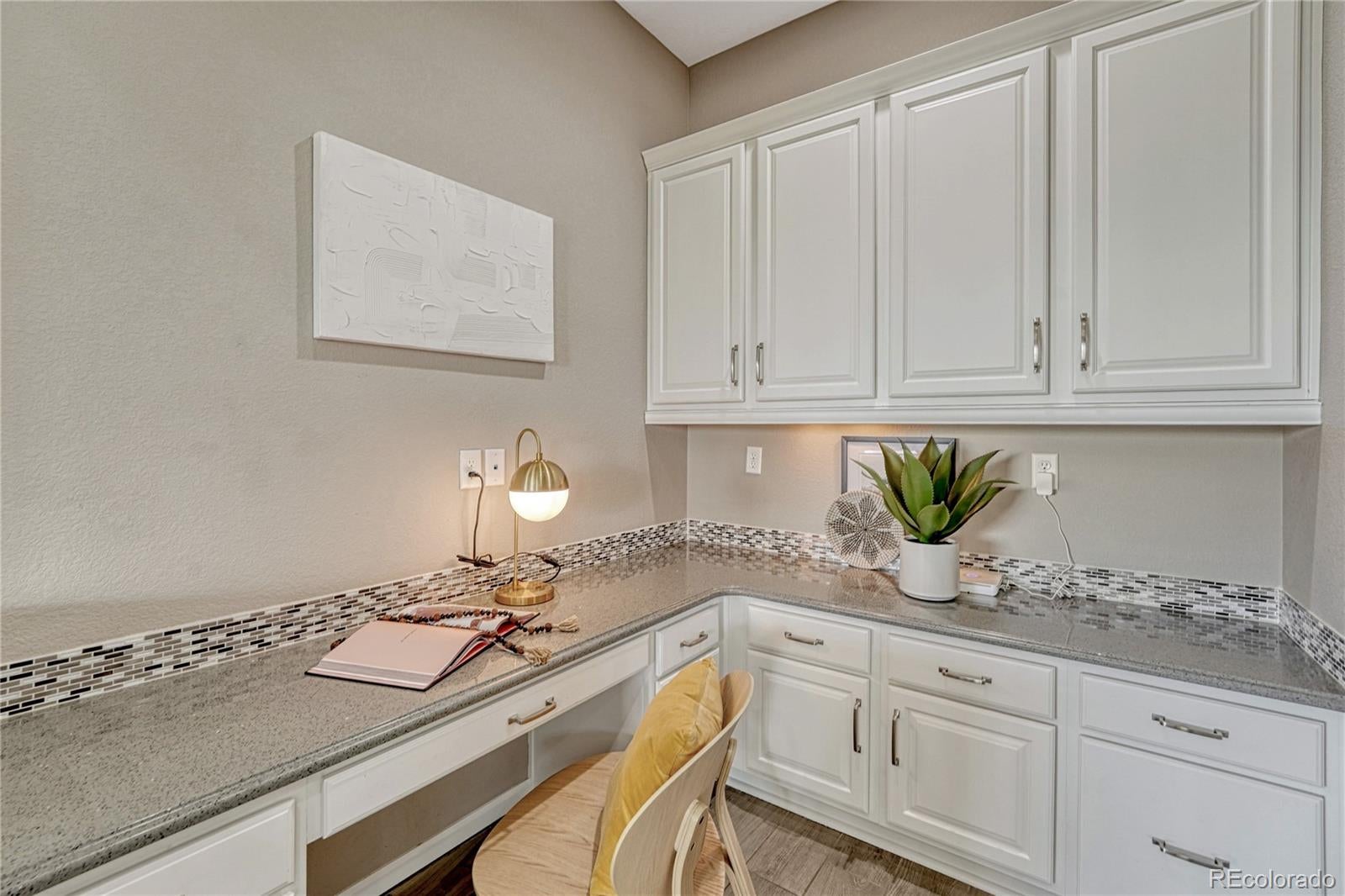 6677 S Catawba Way, Aurora, CO 80016 photo