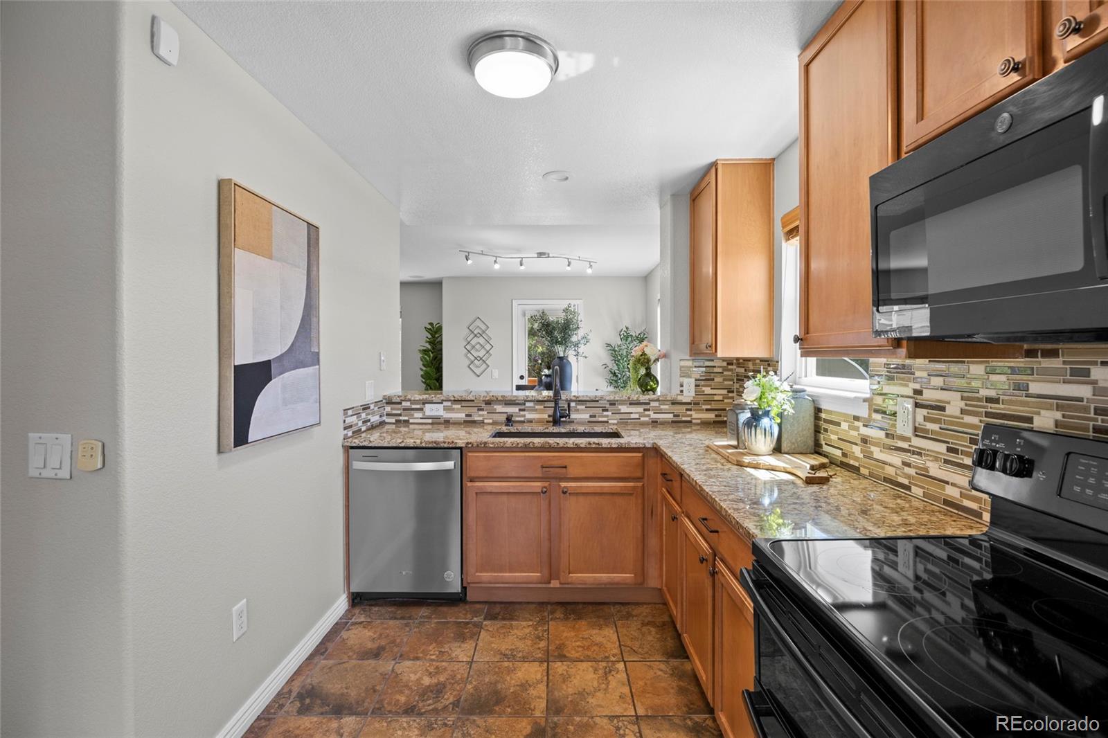 7601 S Quatar Way, Aurora, CO 80016 photo