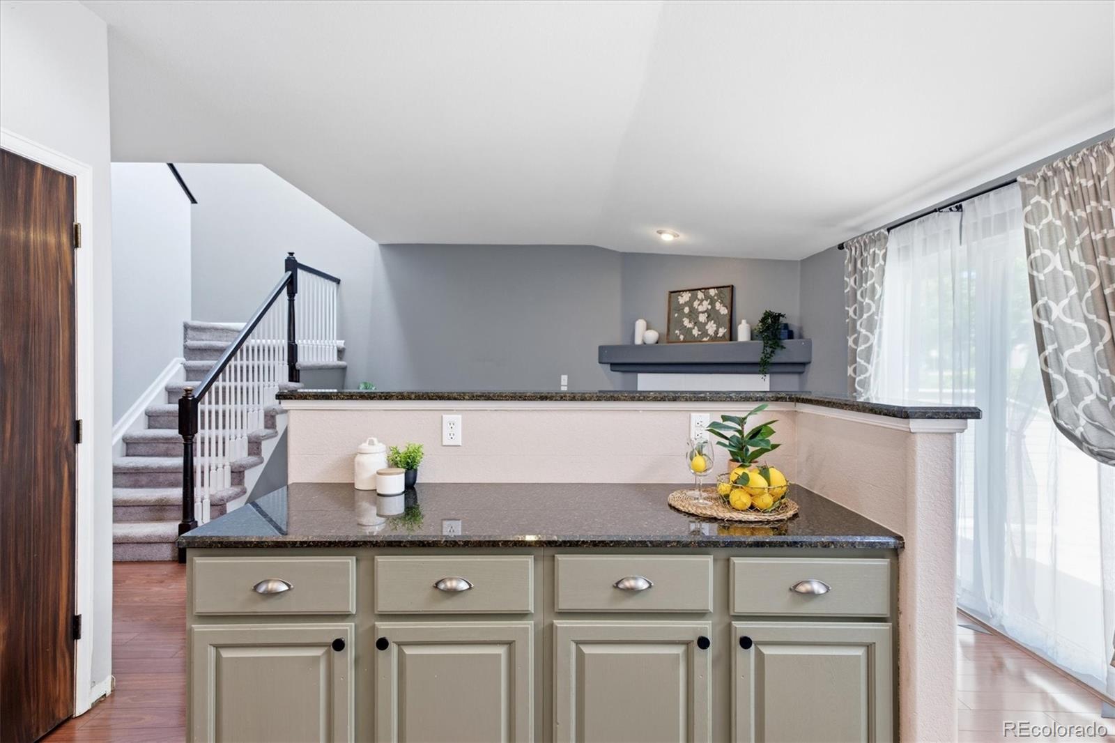 8469 S Upham Way, Littleton, CO 80128 photo