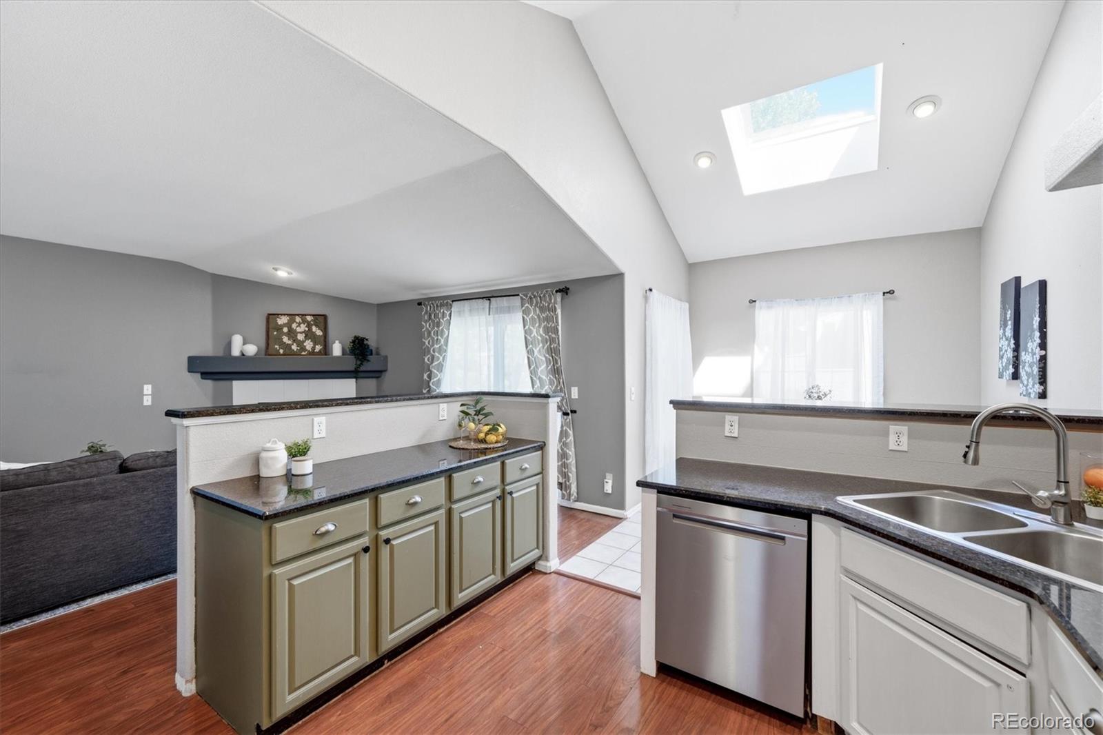 8469 S Upham Way, Littleton, CO 80128 photo