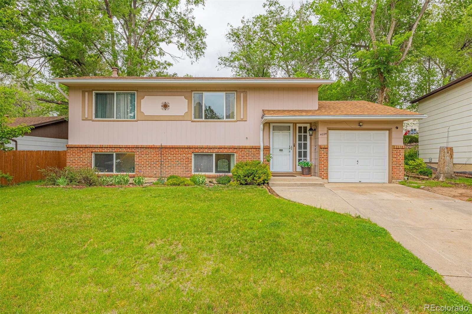 4224 Whittier Dr, Colorado Springs, CO 80910 photo