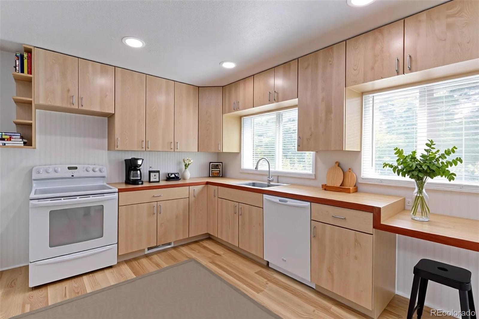 320 S Clay St, Denver, CO 80219 photo
