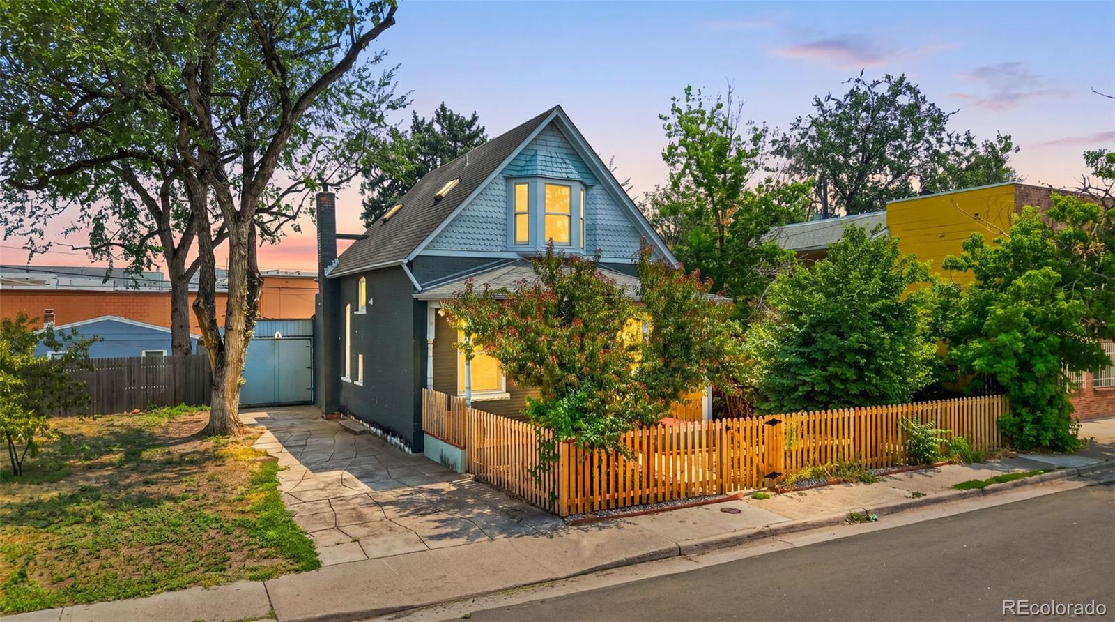 1580 Dallas St, Aurora, CO 80010 photo