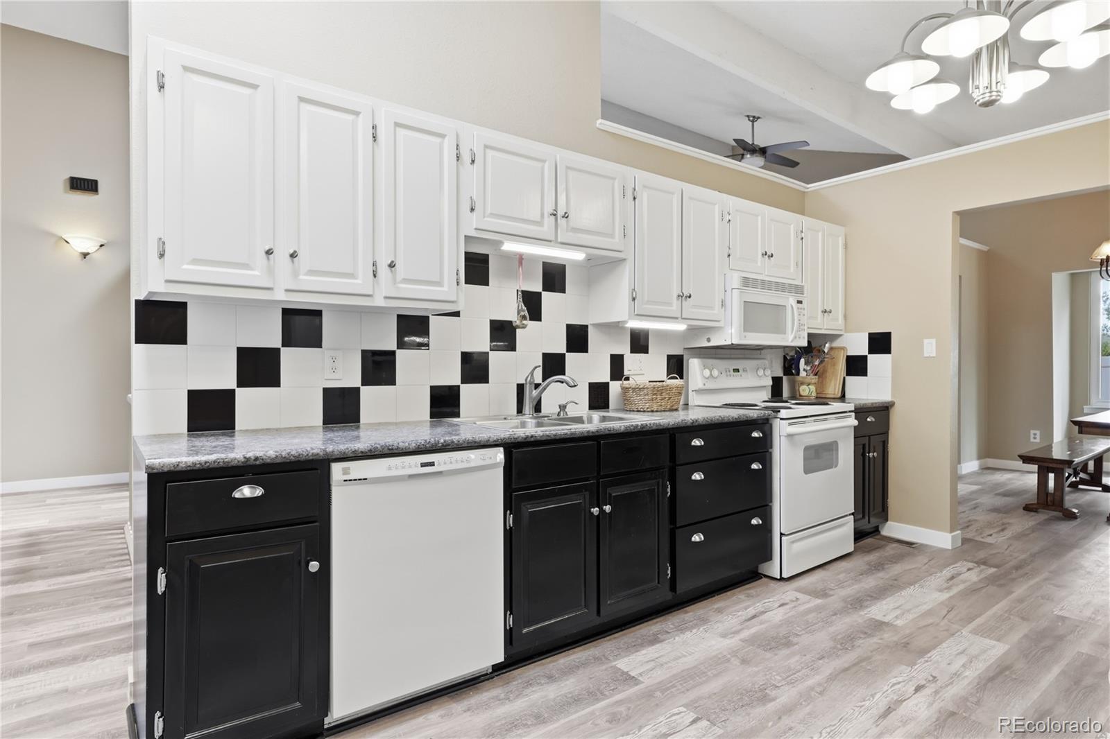 12054 Maple Ave, Aurora, CO 80012