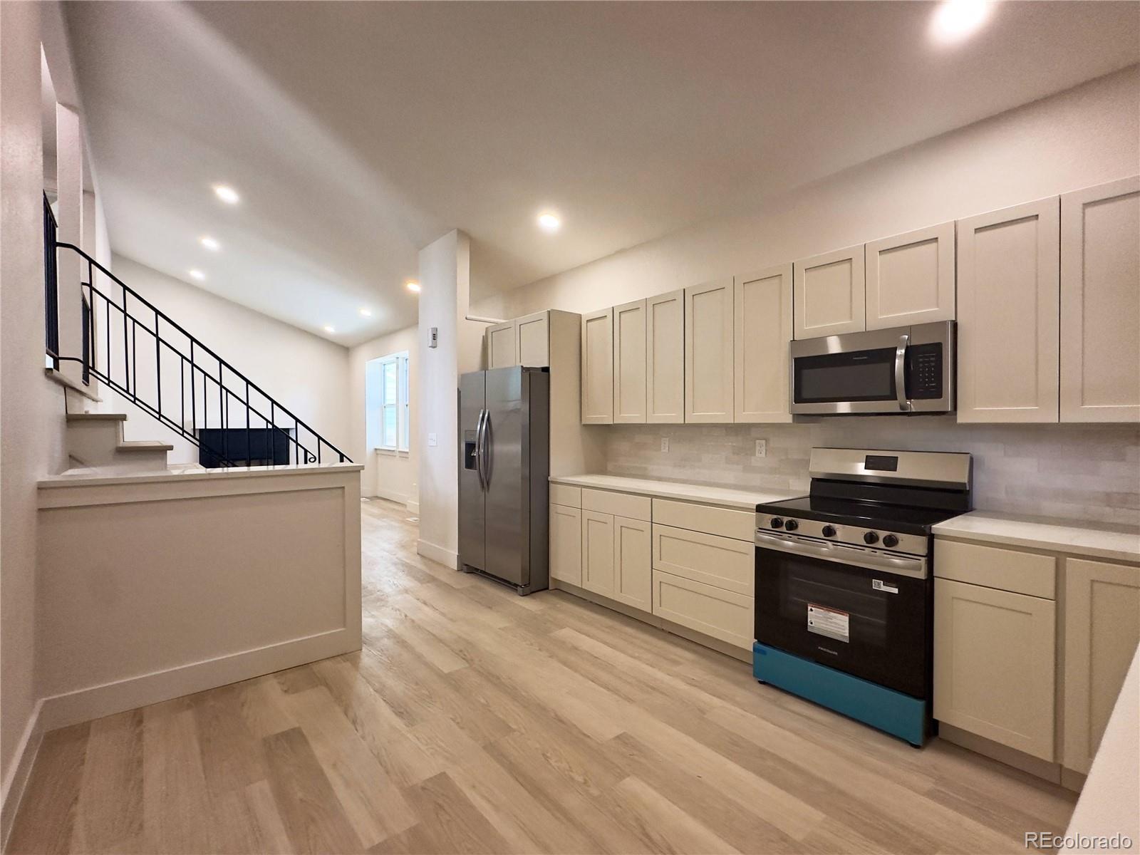5128 Columbus Way, Denver, CO 80239 photo