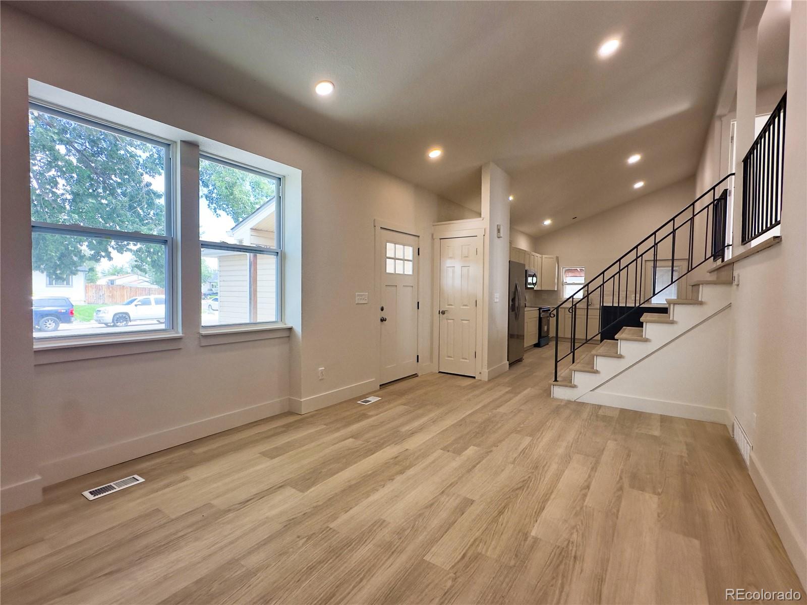 5128 Columbus Way, Denver, CO 80239 photo