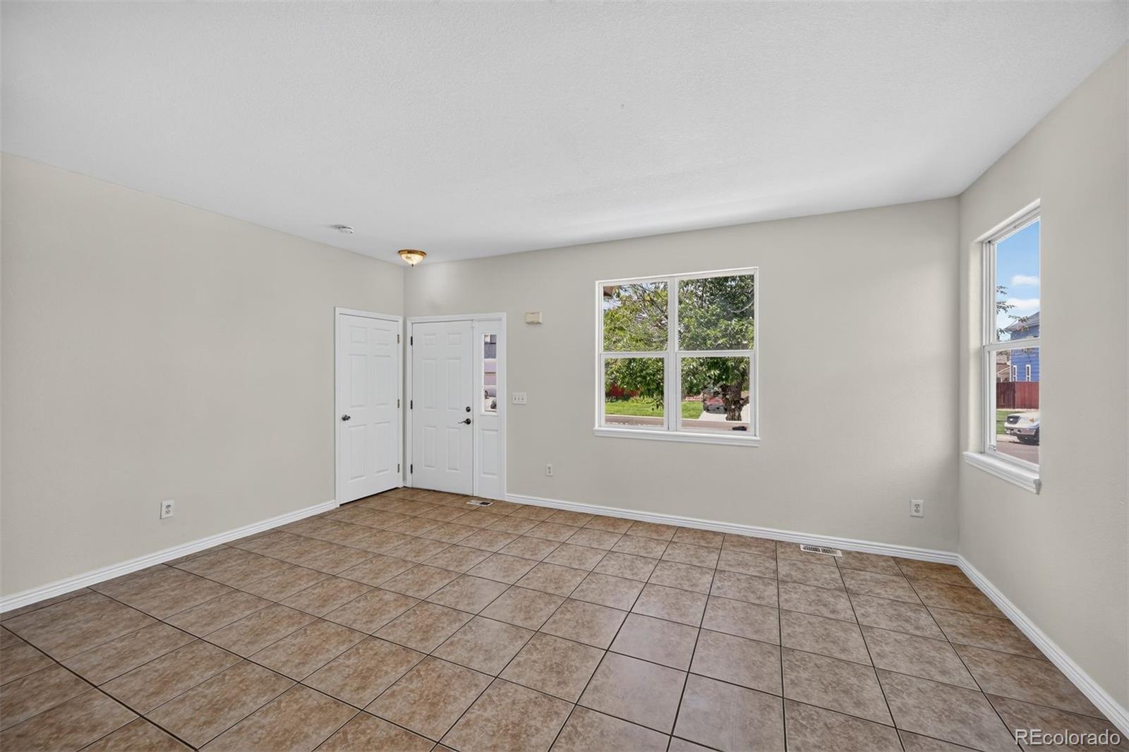 5288 Fairplay St, Denver, CO 80239 photo