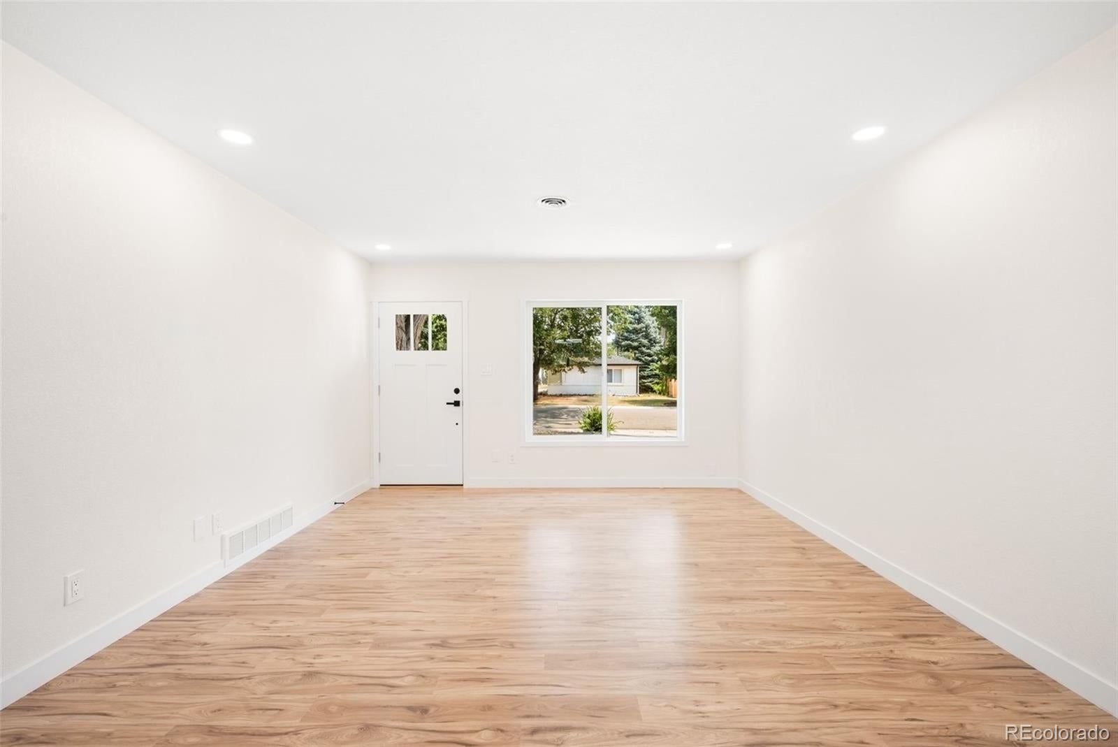 769 Troy Ct, Aurora, CO 80011 photo