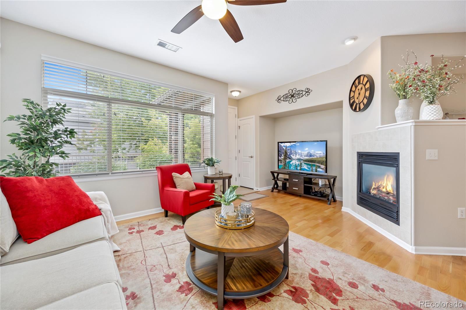 8547 Gold Peak Dr, Highlands Ranch, CO 80130 photo