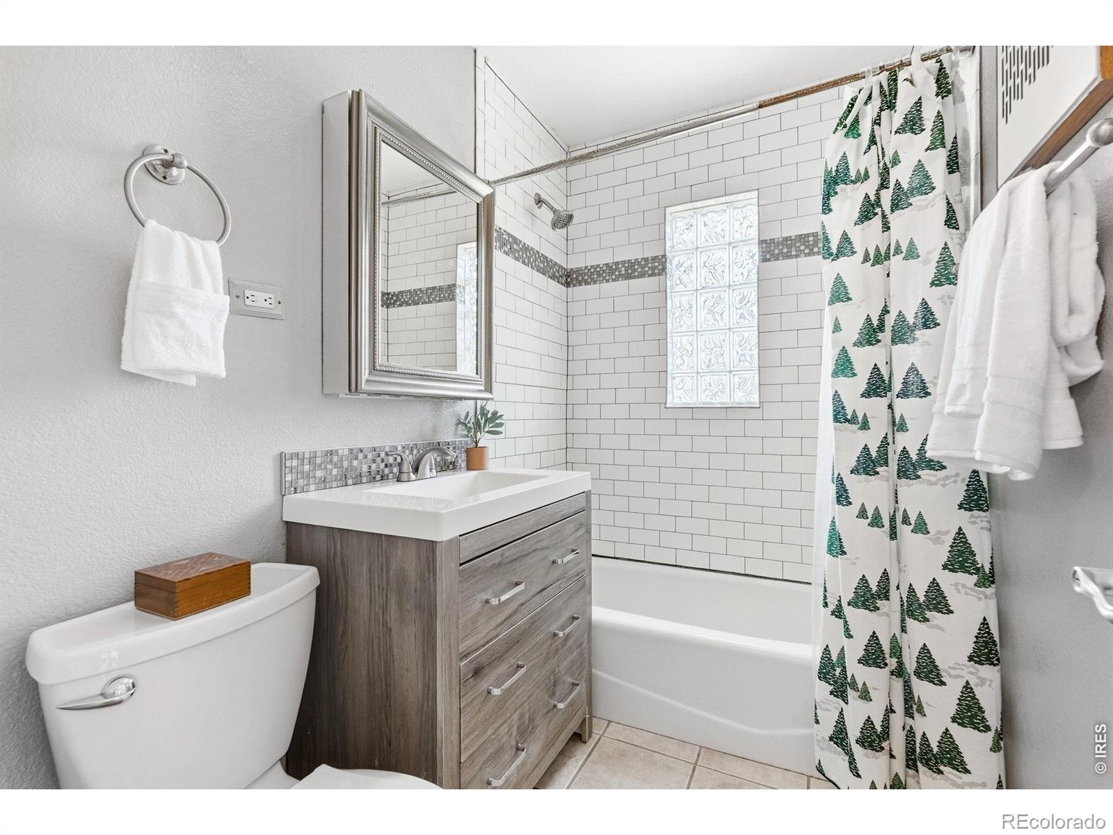 3564 Magnolia St, Denver, CO 80207 photo