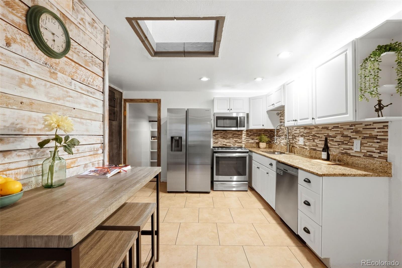 902 S Ironton St, Aurora, CO 80012 photo