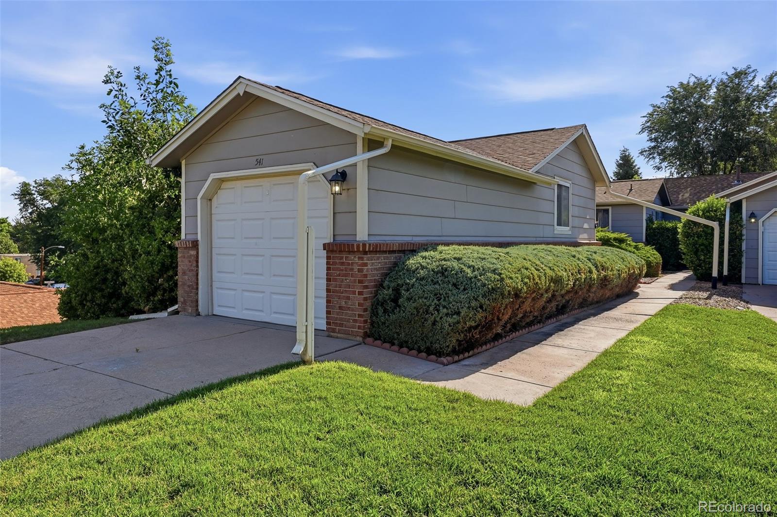 541 W Crestline Cir, Littleton, CO 80120