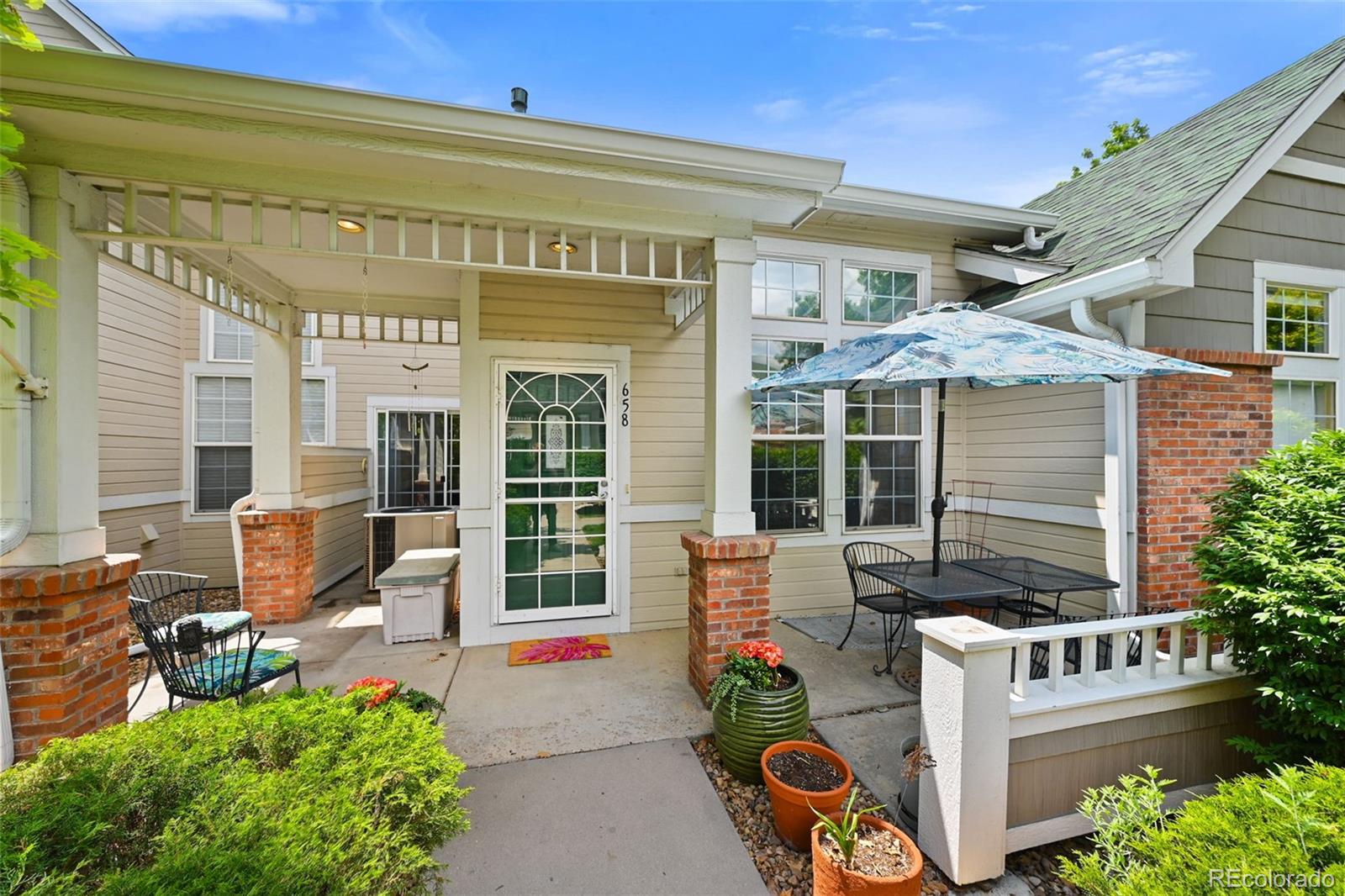 658 S Yarrow St, Lakewood, CO 80226 photo