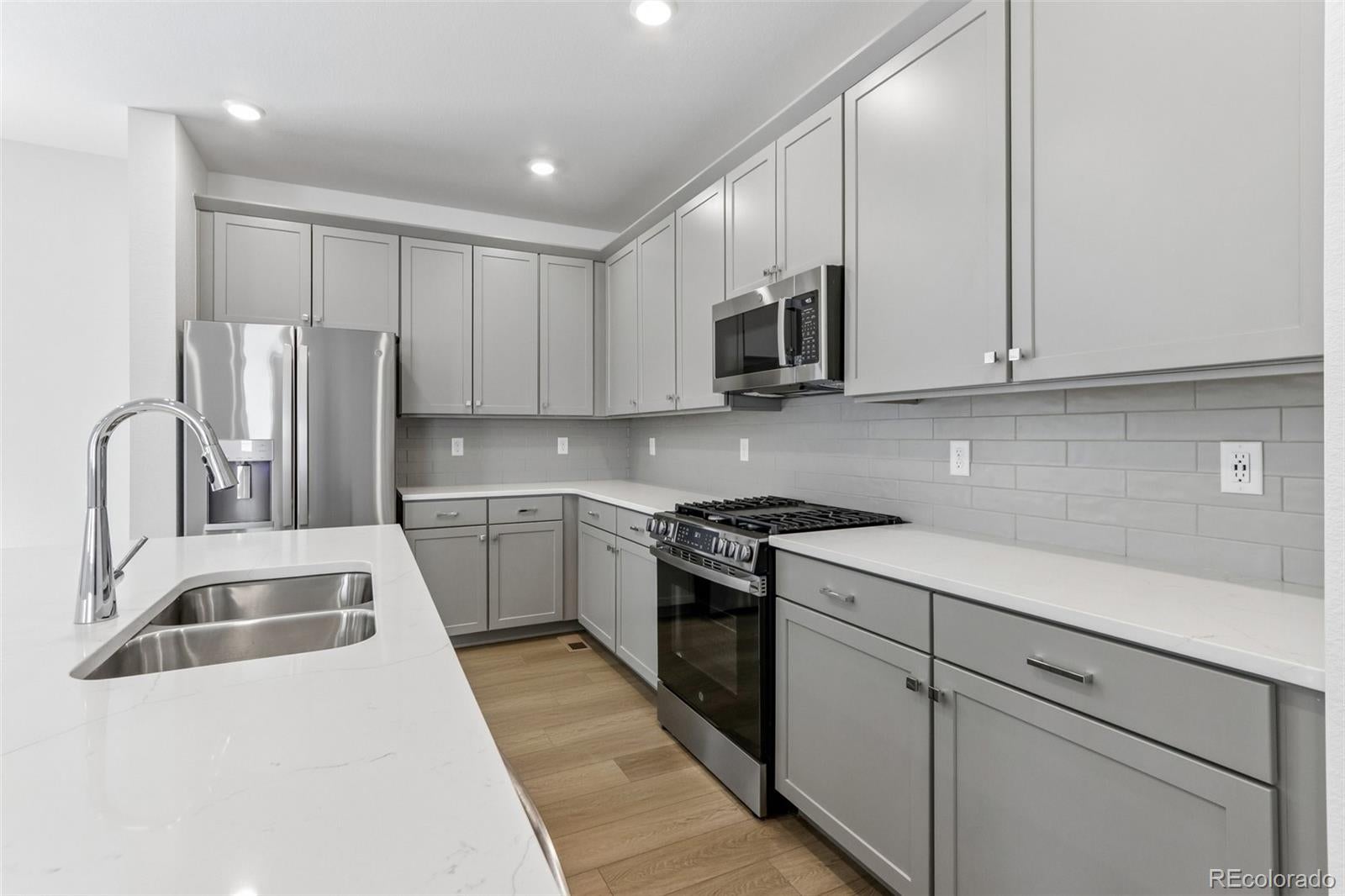 6184 N Lisbon St, Aurora, CO 80019 photo