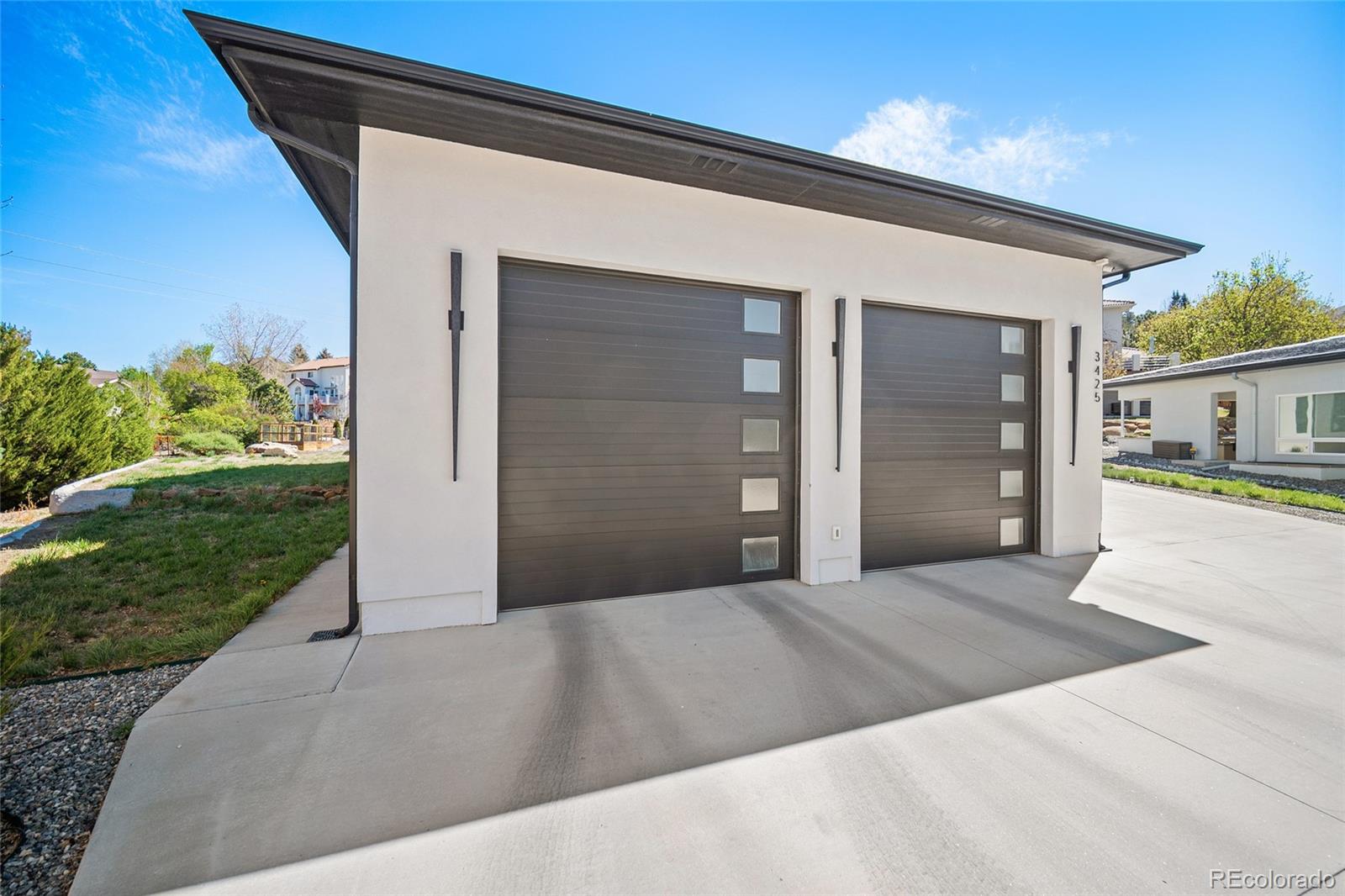 3425 Palmer Hill Ct, Colorado Springs, CO 80907 photo