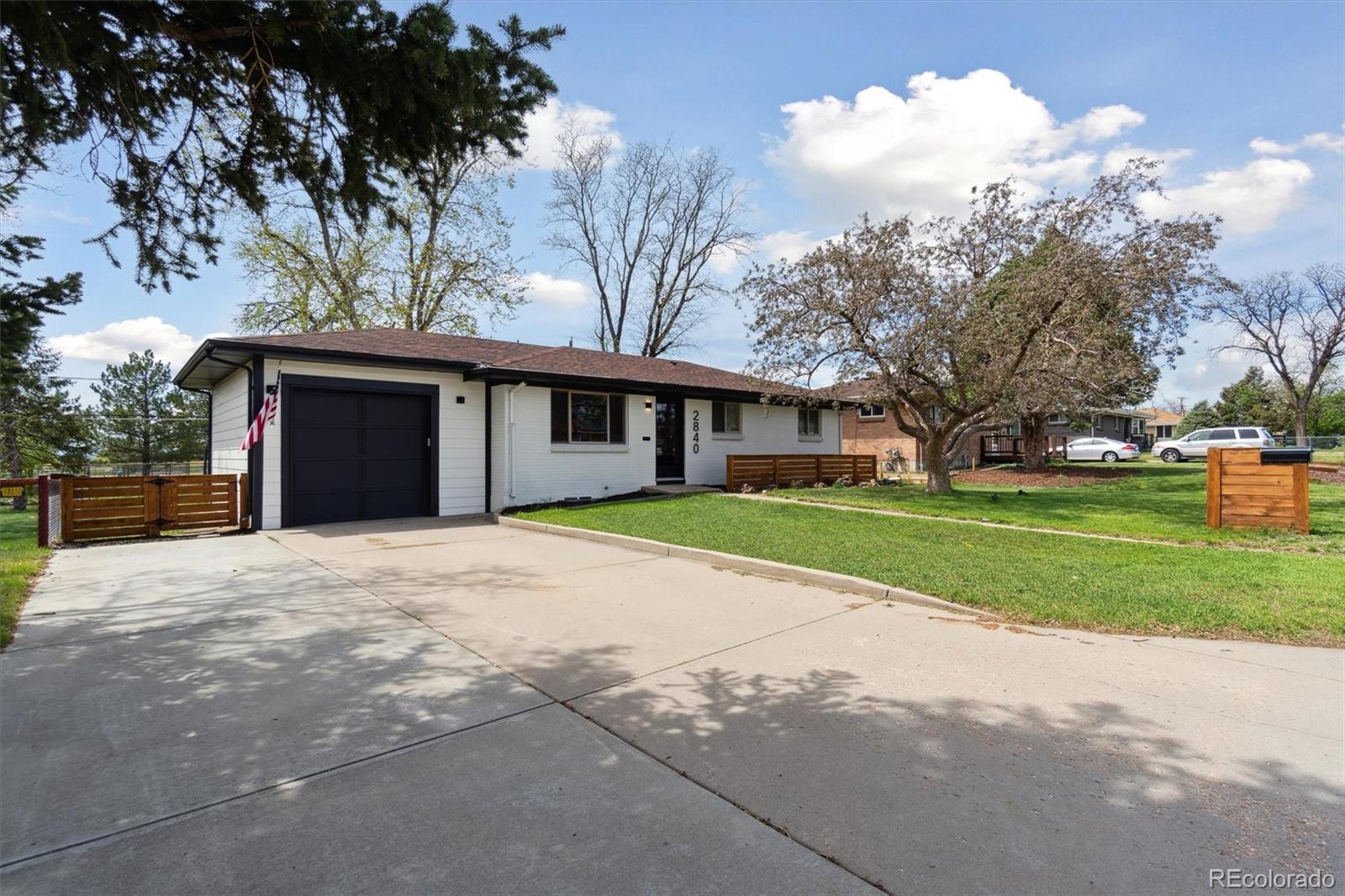 2840 Cottonwood Dr, Denver, CO 80221 photo