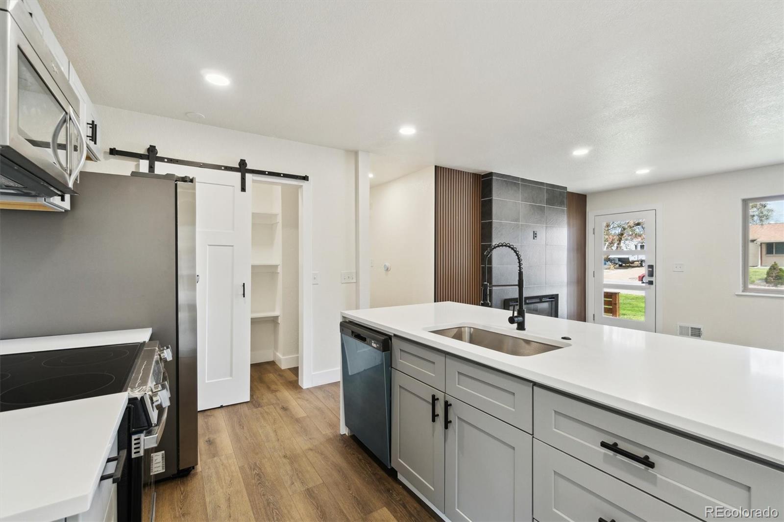 2840 Cottonwood Dr, Denver, CO 80221 photo