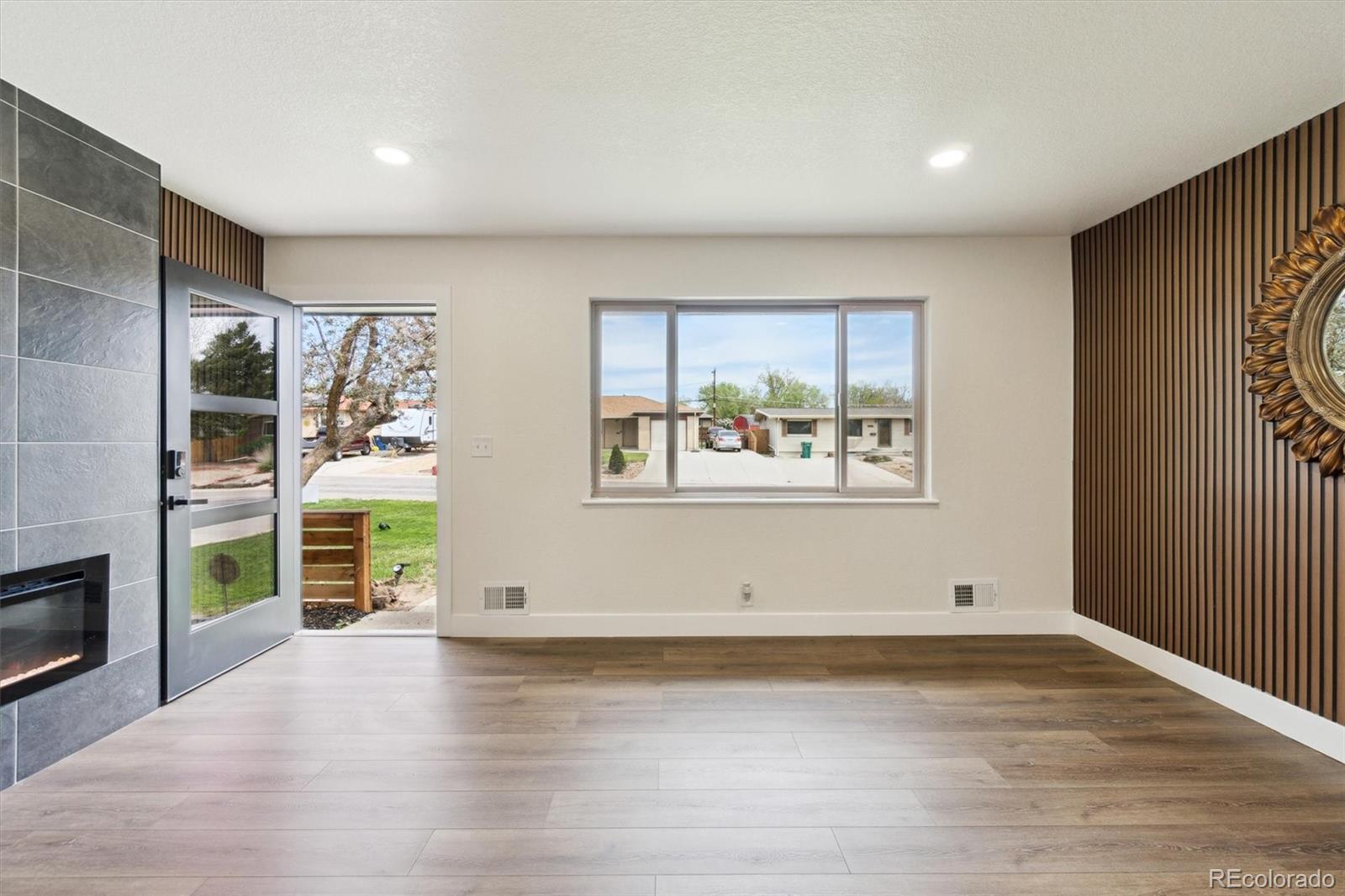 2840 Cottonwood Dr, Denver, CO 80221 photo