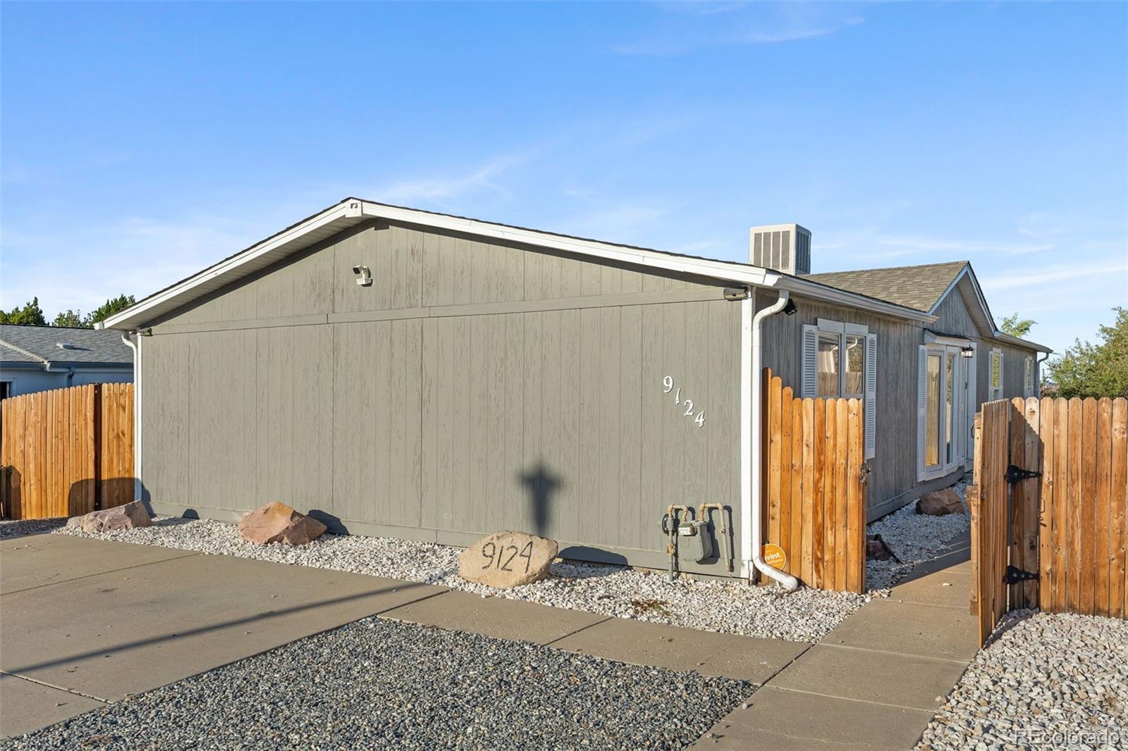9124 Fontaine St, Federal Heights, CO 80260 photo