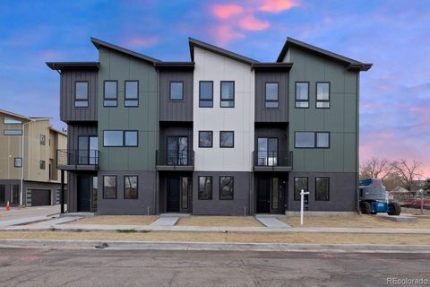 Townhouse in Arvada CO 8400 W 52nd Avenue.jpg