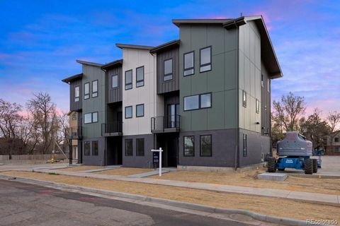 Townhouse in Arvada CO 8400 W 52nd Avenue 19.jpg