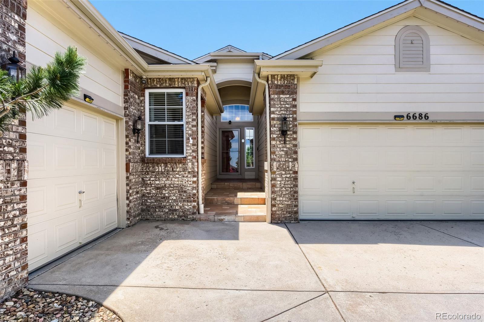 6686 Solana Dr, Castle Pines, CO 80108 photo