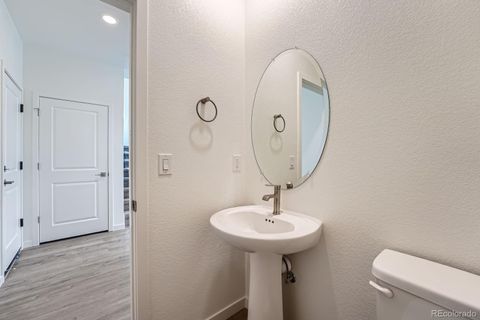 Townhouse in Aurora CO 1280 S Algonquian Street 4.jpg