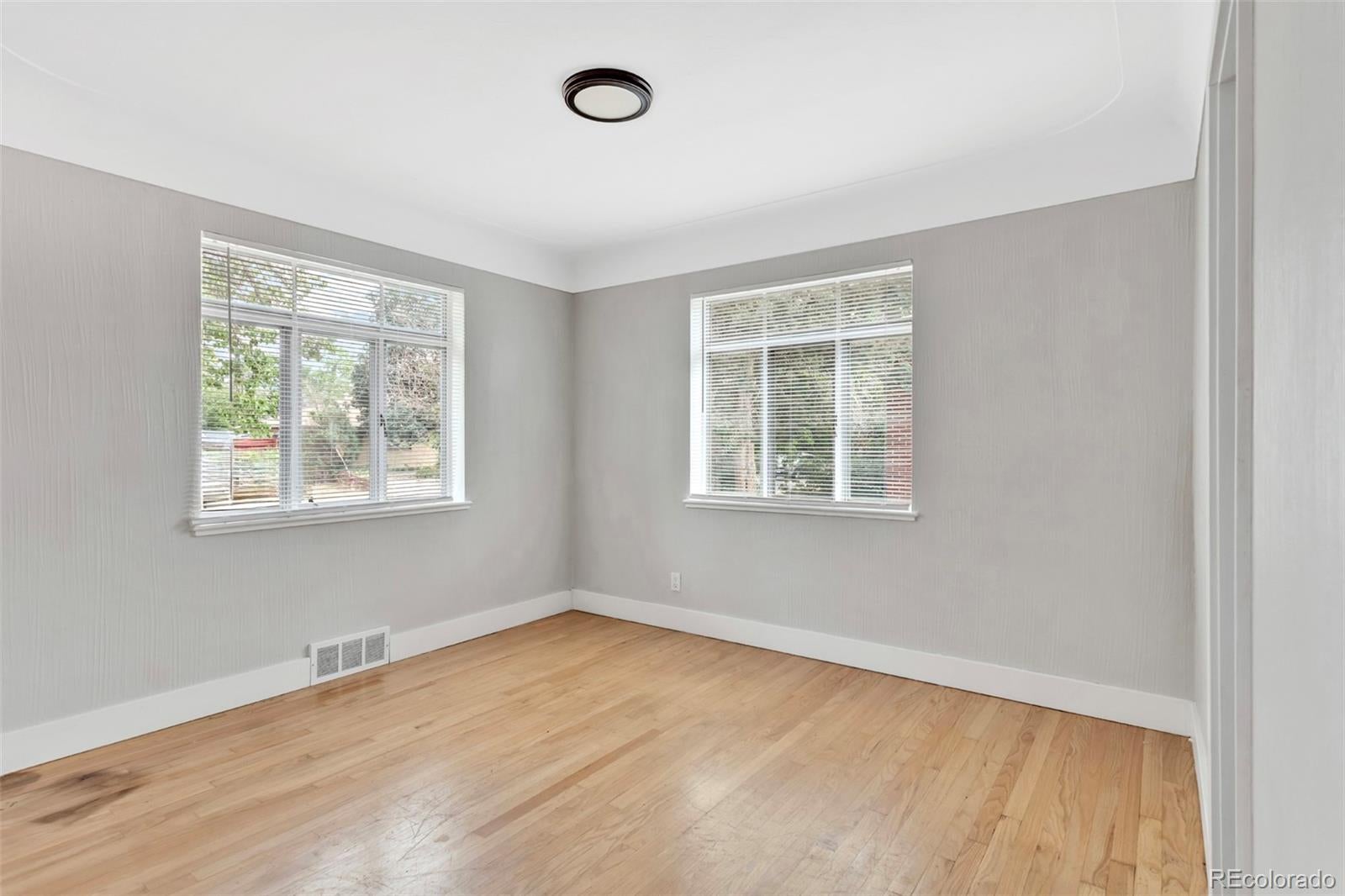 1075 Kingston St, Aurora, CO 80010 photo