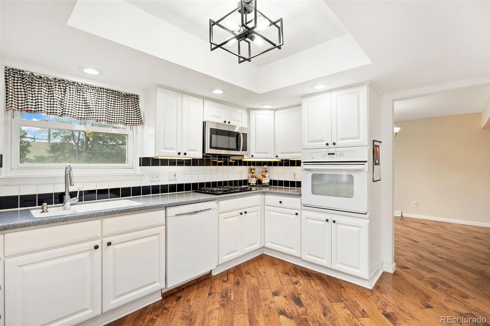 4070 S Willow Way, Denver, CO 80237 photo