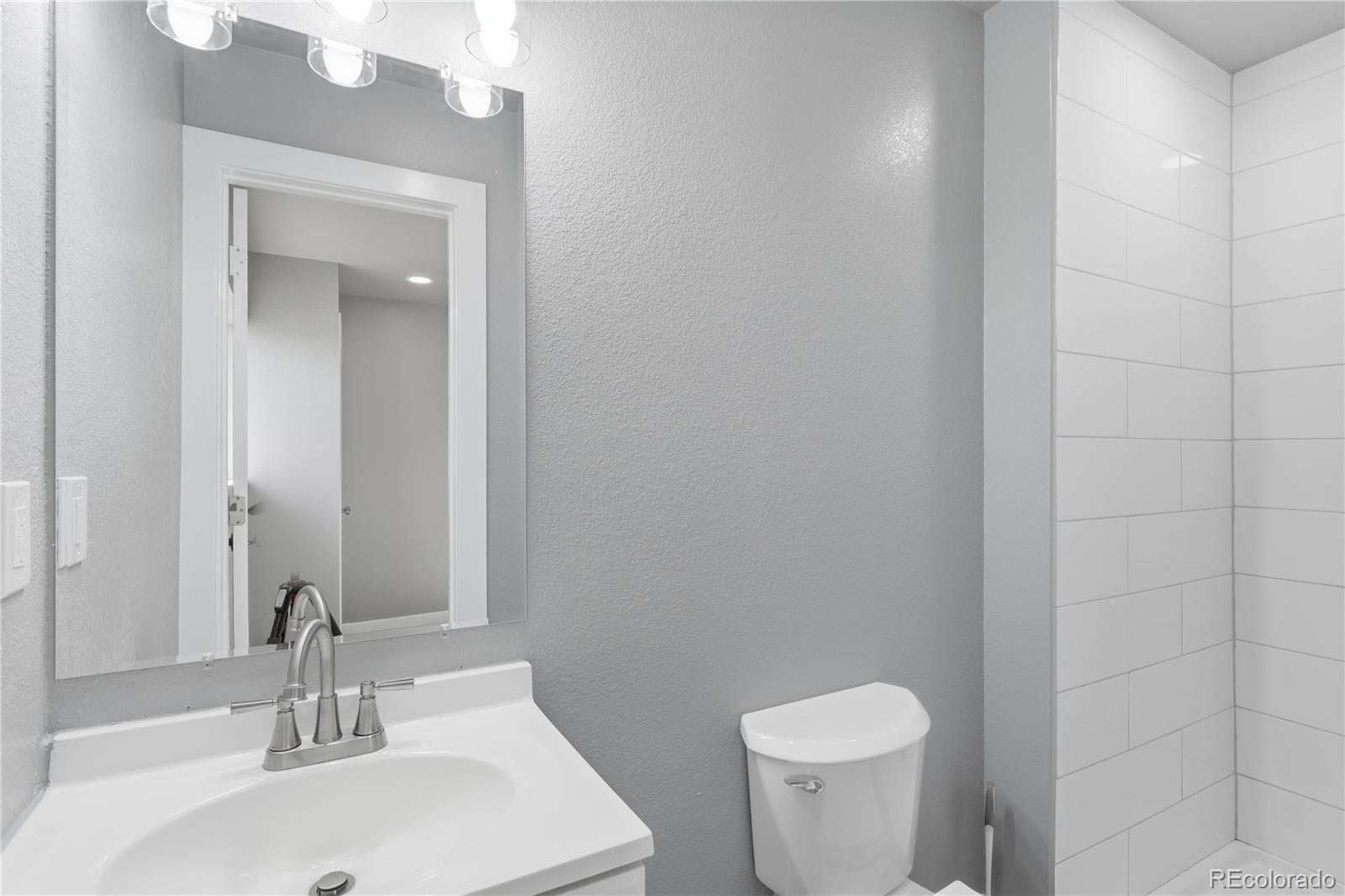 9465 Damon Dr, Denver, CO 80260 photo