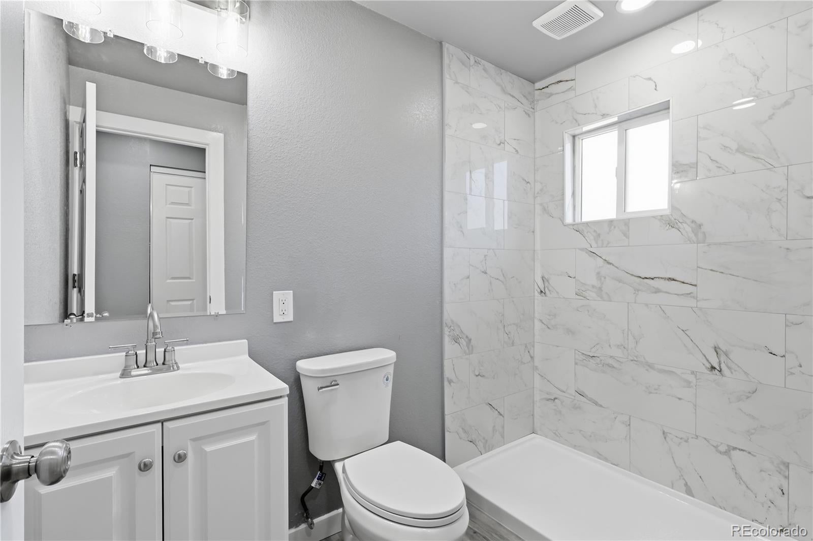 9465 Damon Dr, Denver, CO 80260 photo