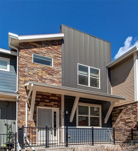 Townhouse in Longmont CO 767 Robert Street.jpg