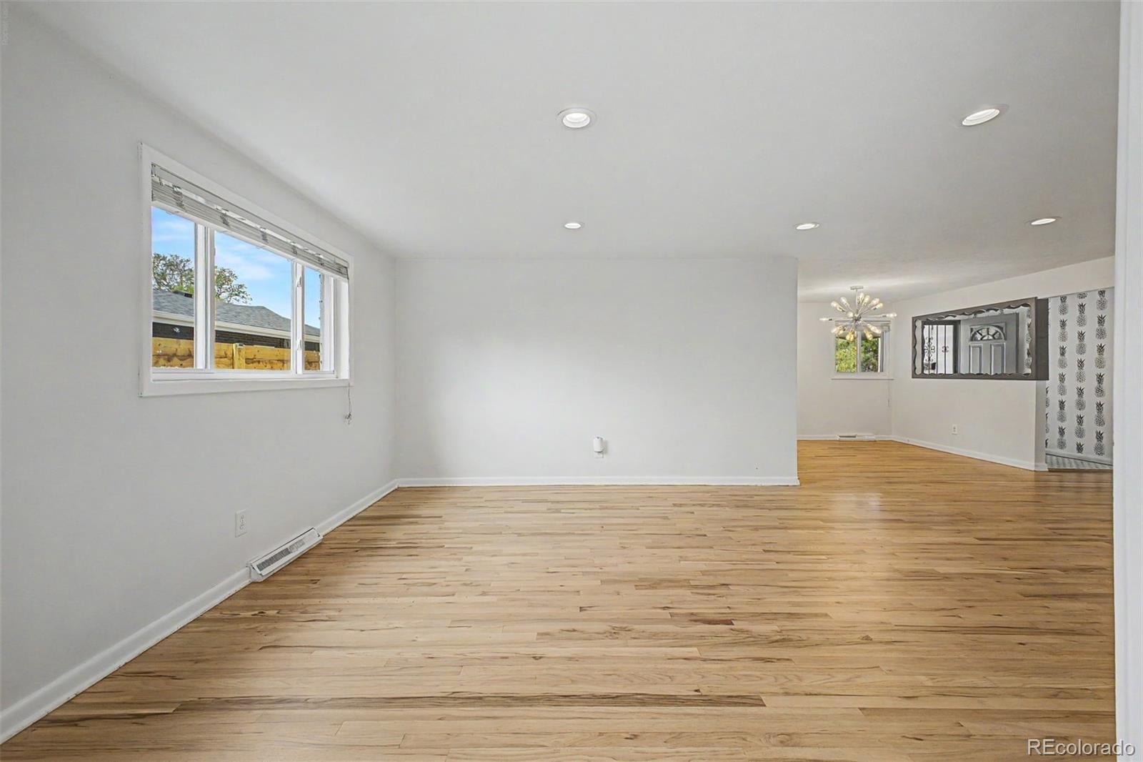 520 Iola St, Aurora, CO 80010 photo