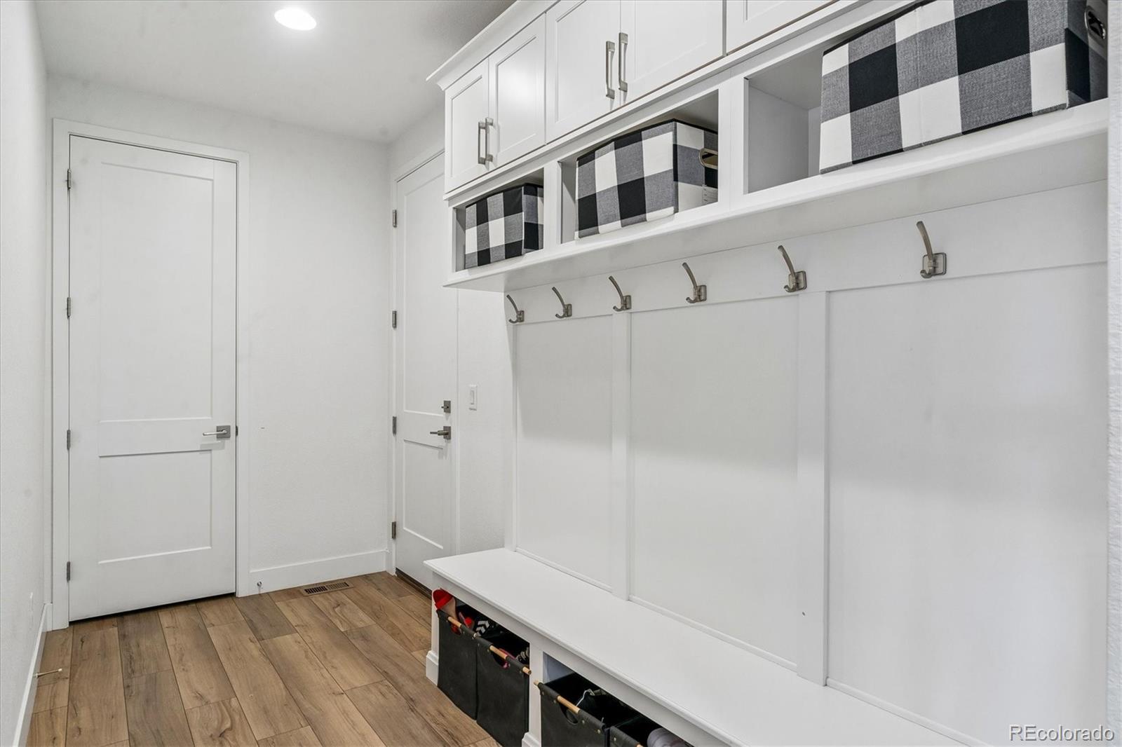 6924 Sunstrand Ct, Castle Pines, CO 80108 photo