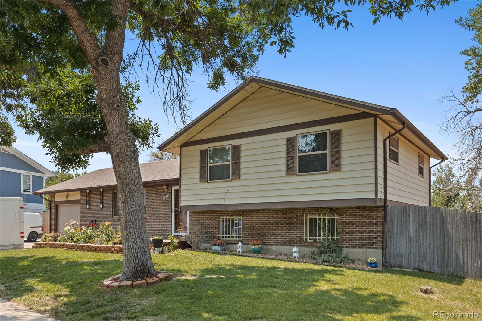 4725 Topeka Ct, Denver, CO 80239 photo
