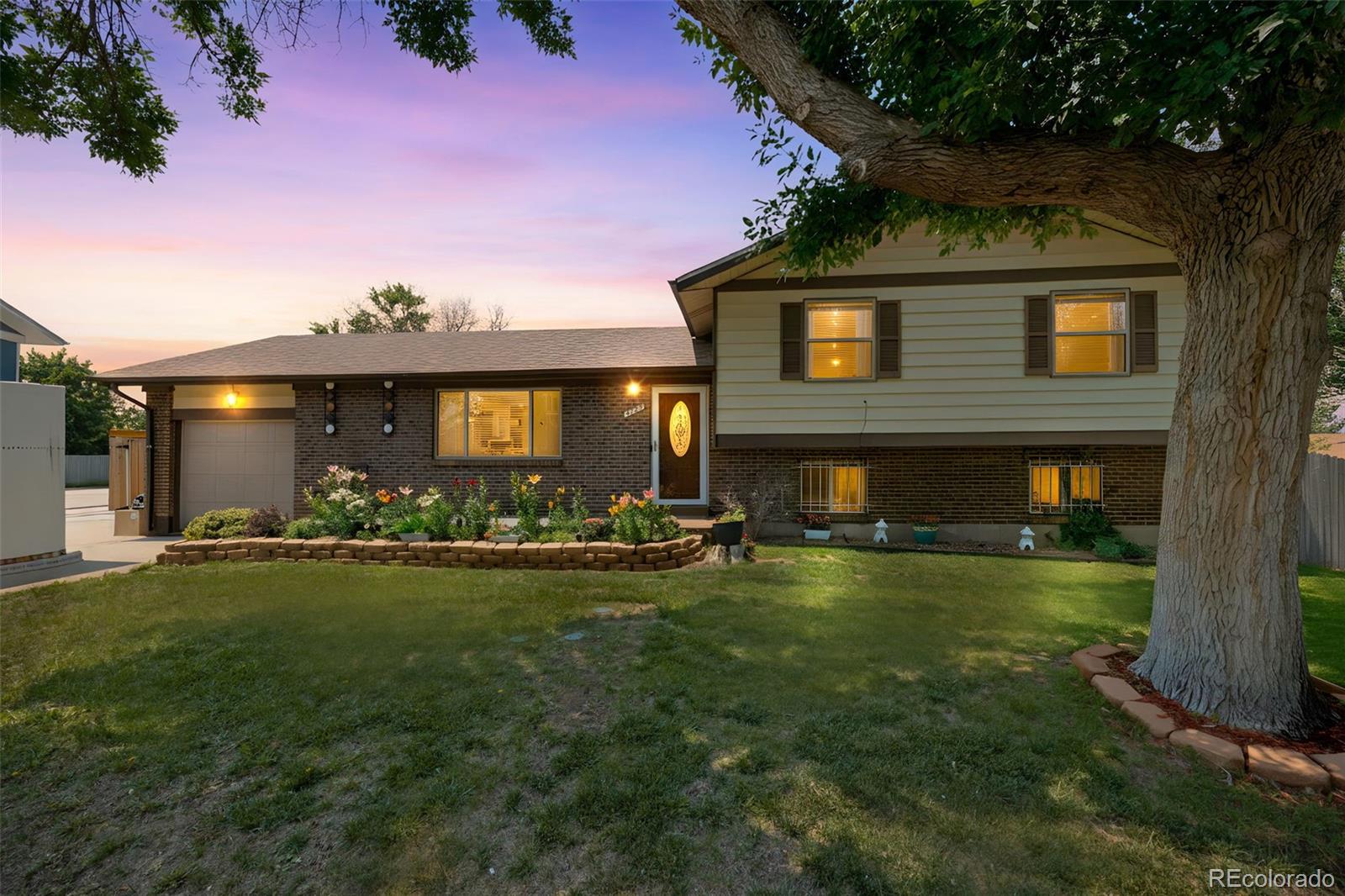 4725 Topeka Ct, Denver, CO 80239 photo