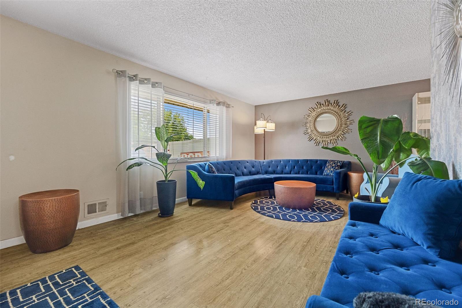 4725 Topeka Ct, Denver, CO 80239 photo