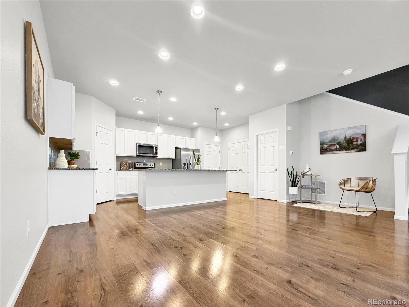 16151 Bolling Dr, Denver, CO 80239 photo