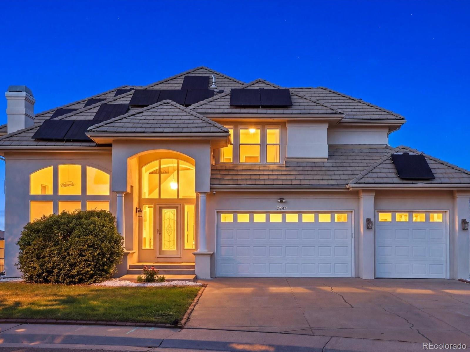 7844 W Oxford Cir, Denver, CO 80235 photo