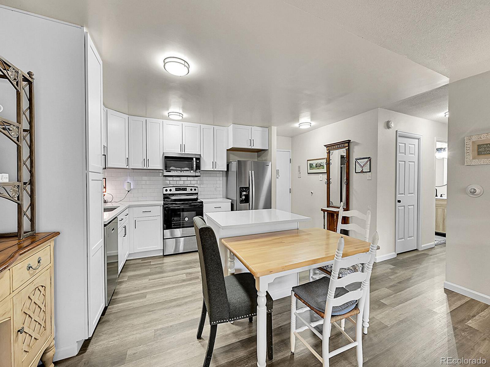645 S Alton Way #4 C, Denver, CO 80247 photo