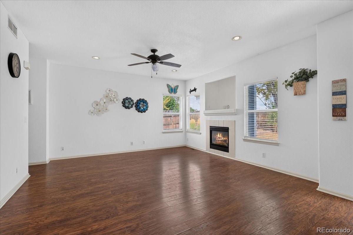 13922 Ivy St, Thornton, CO 80602 photo