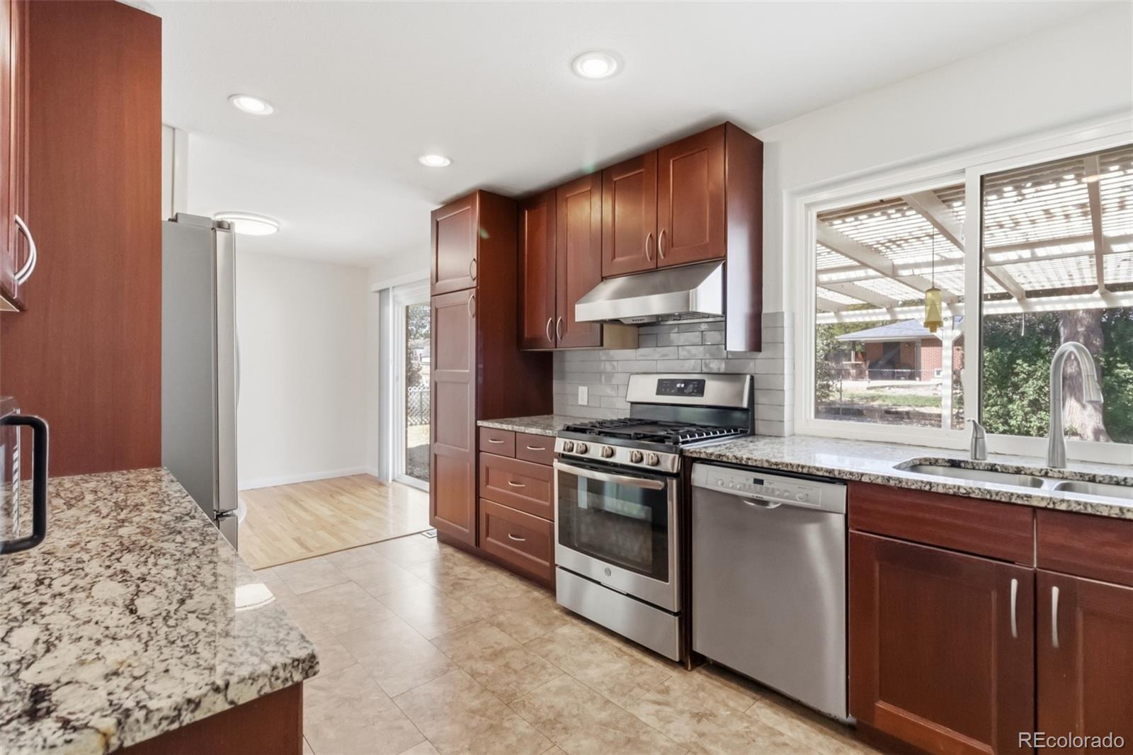 6085 Parfet St, Arvada, CO 80004 photo